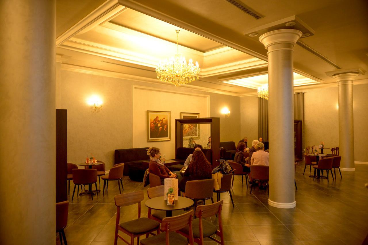 Hotel Vila Imperial Elbasan Eksteriør billede